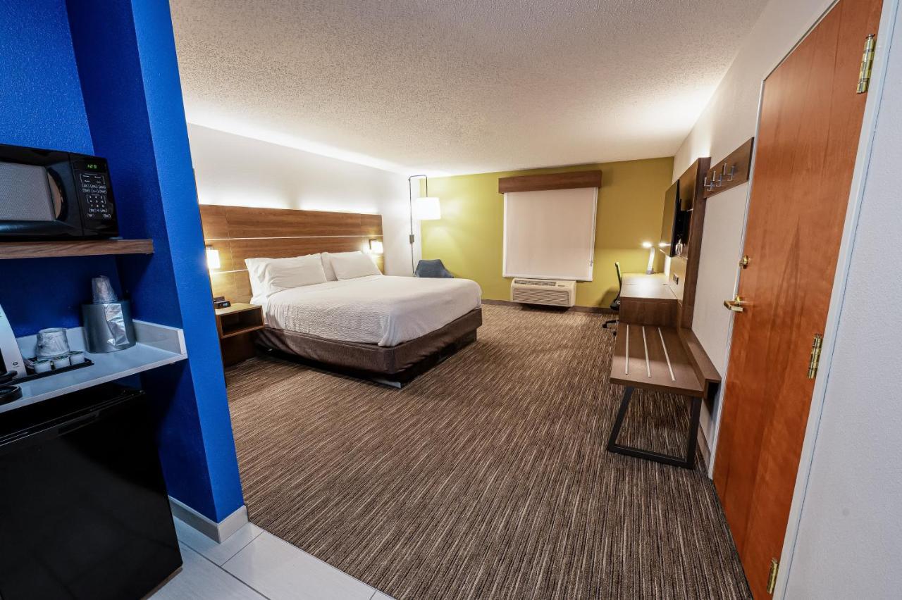 Holiday Inn Express Hotel & Suites Goshen By Ihg Exterior foto