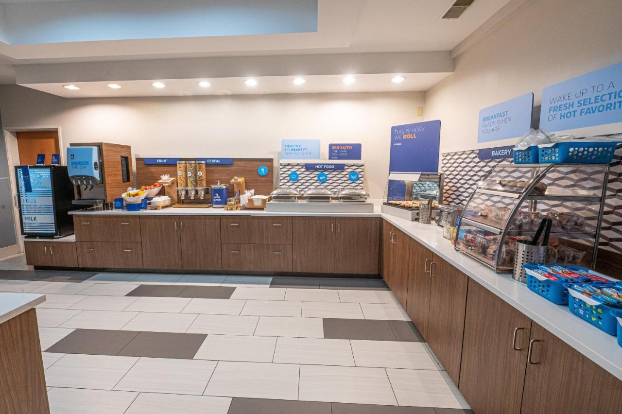 Holiday Inn Express Hotel & Suites Goshen By Ihg Exterior foto